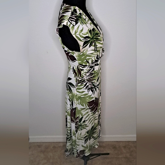 Fun and flirty sundress by XOXO. - Picture 2 of 4